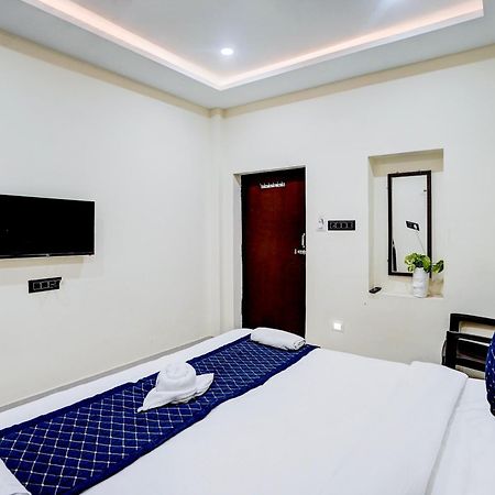 Hotel Vibe Blu- Варанаси Экстерьер фото