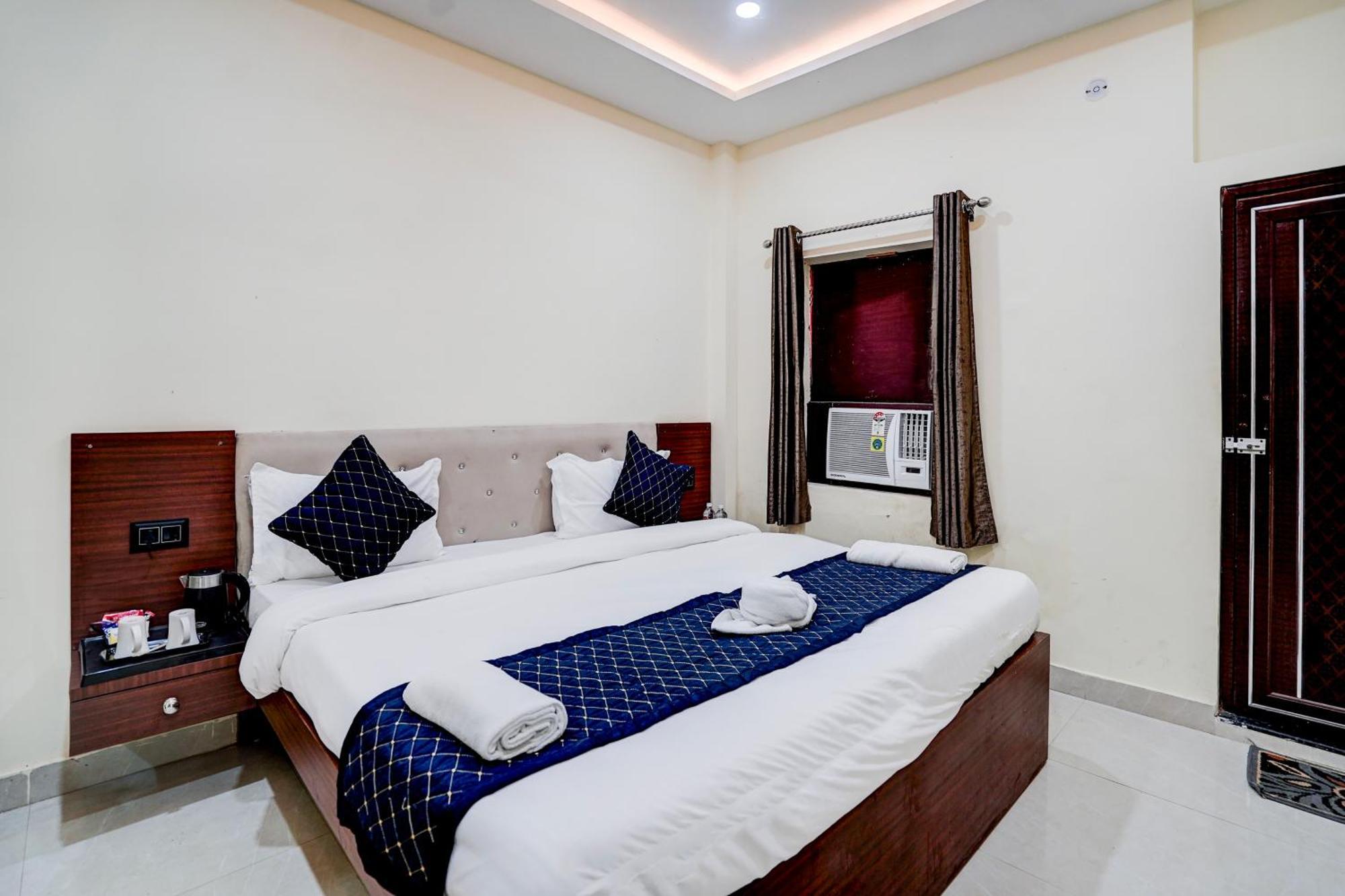 Hotel Vibe Blu- Варанаси Экстерьер фото